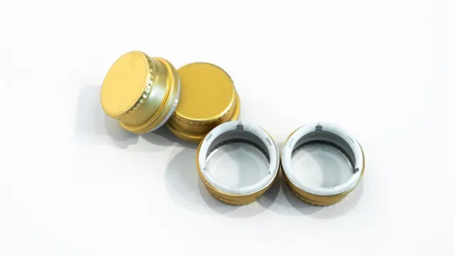 Innovations in Aluminum Screw Cap Design 1